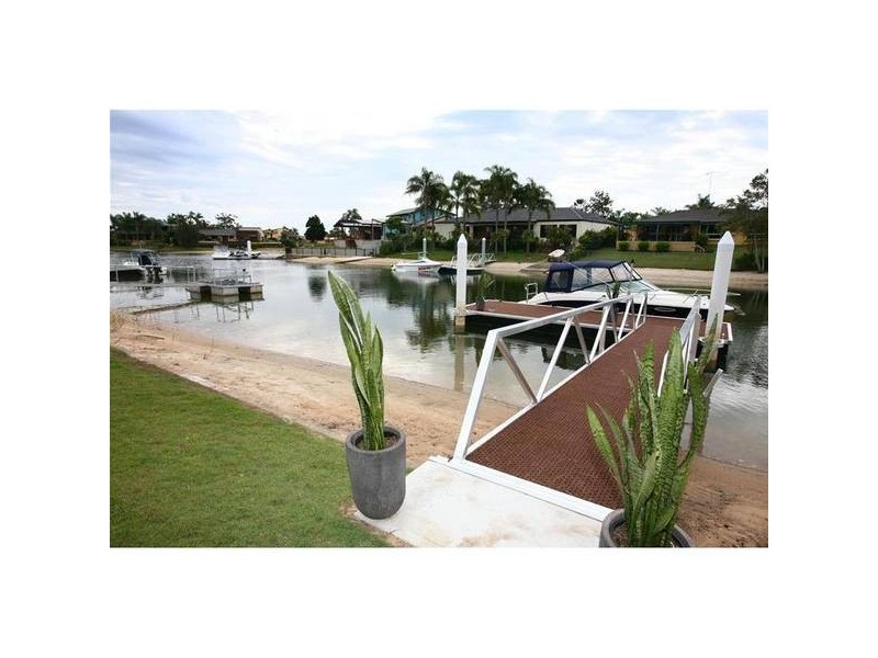 8 Cypress Drive, Broadbeach Waters QLD 4218