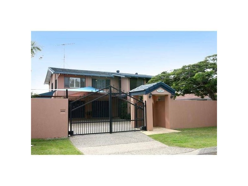 8 Cypress Drive, Broadbeach Waters QLD 4218