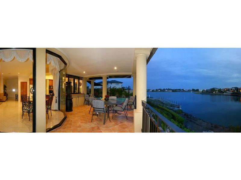 32 Clear Water Bay Avenue, Clear Island Waters QLD 4226