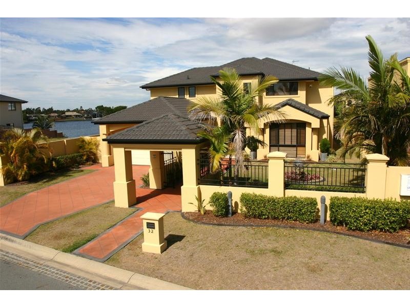32 Clear Water Bay Avenue, Clear Island Waters QLD 4226