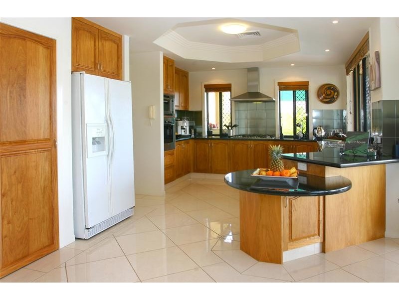 32 Clear Water Bay Avenue, Clear Island Waters QLD 4226