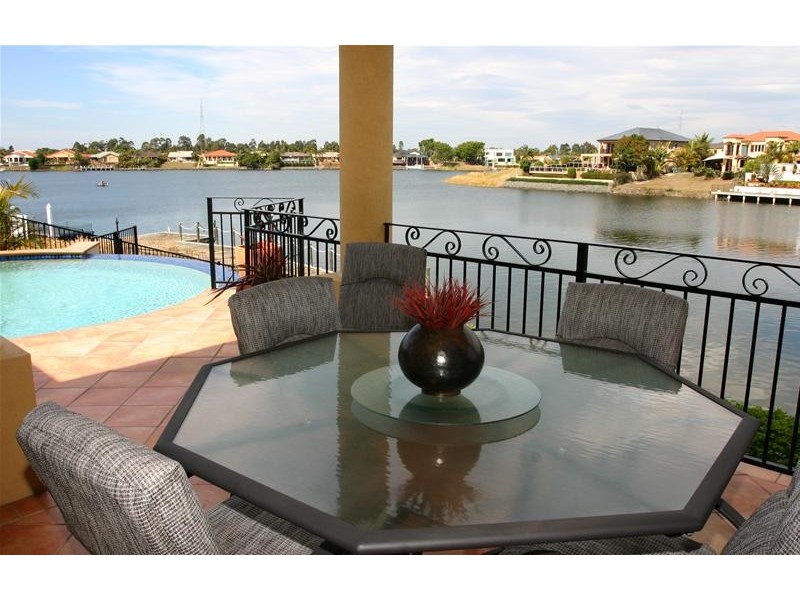 32 Clear Water Bay Avenue, Clear Island Waters QLD 4226