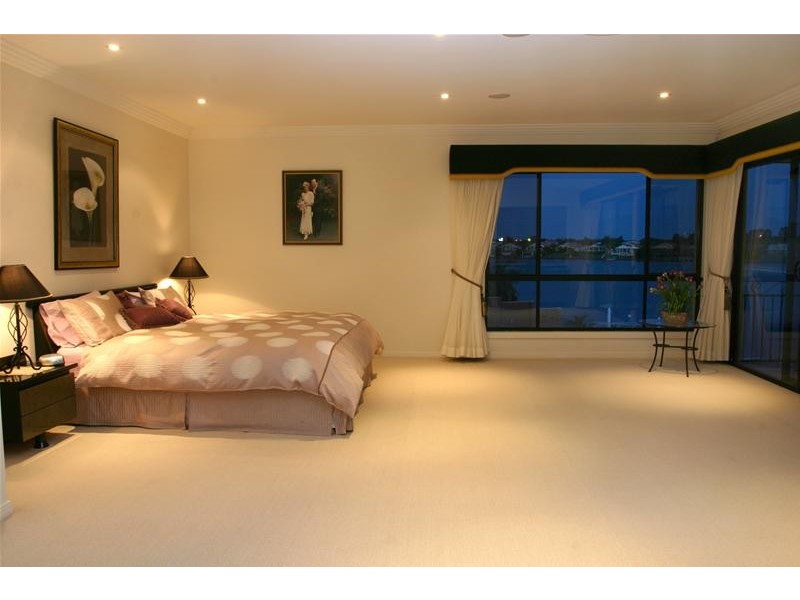 32 Clear Water Bay Avenue, Clear Island Waters QLD 4226