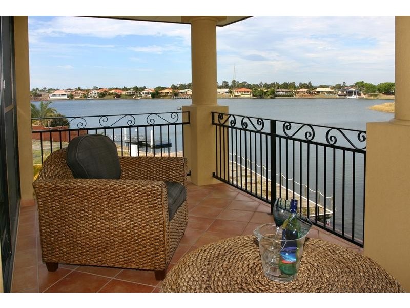 32 Clear Water Bay Avenue, Clear Island Waters QLD 4226