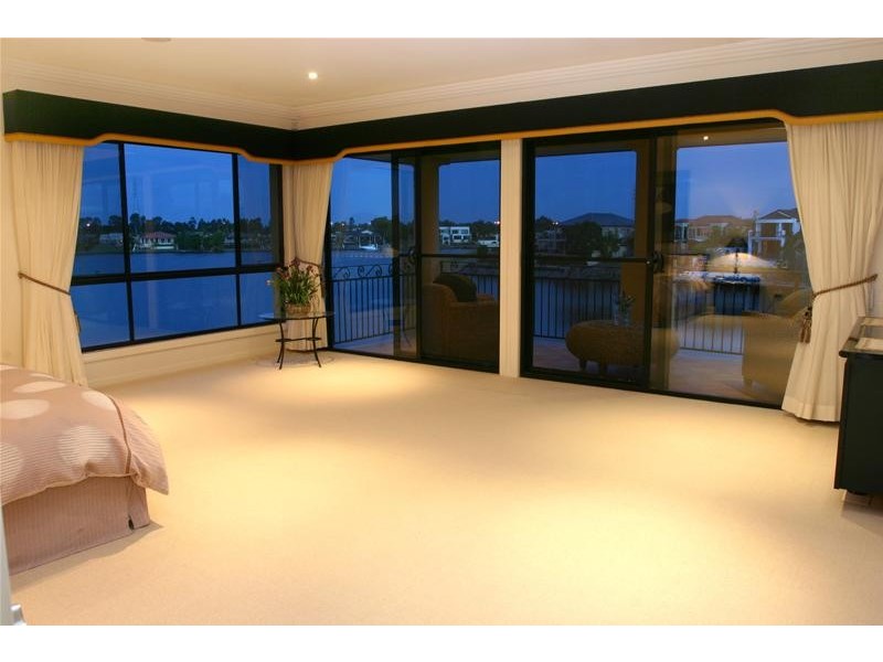 32 Clear Water Bay Avenue, Clear Island Waters QLD 4226