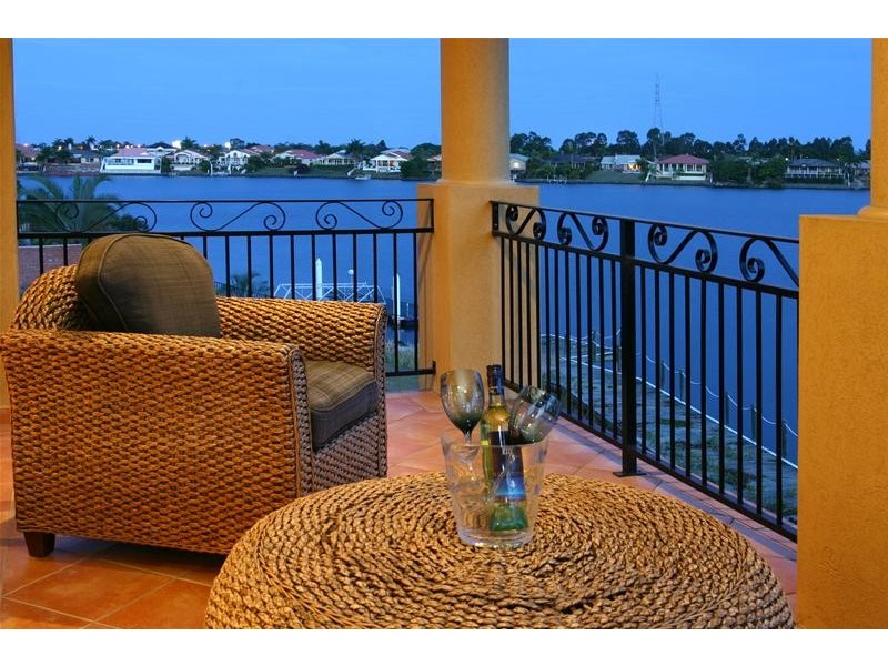 32 Clear Water Bay Avenue, Clear Island Waters QLD 4226