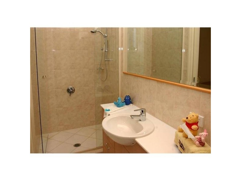 7 Istana View, Clear Island Waters QLD 4226