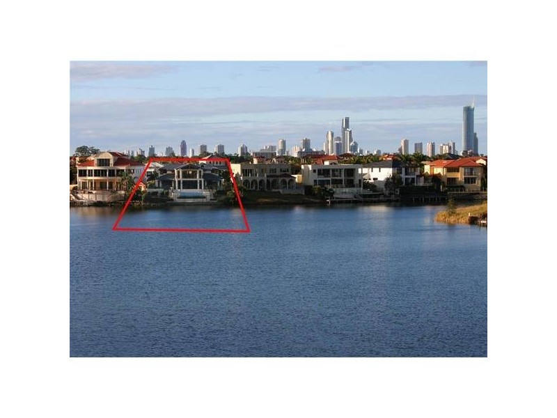 7 Istana View, Clear Island Waters QLD 4226