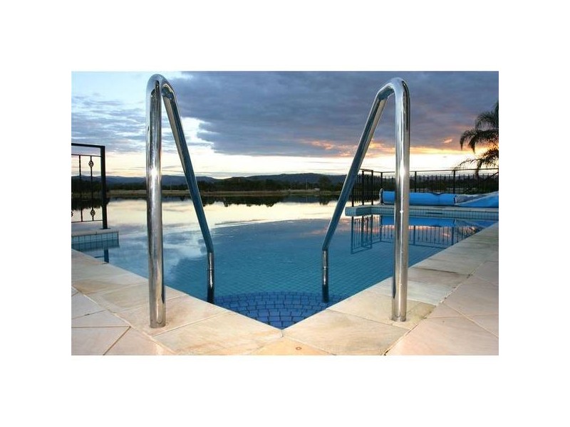 7 Istana View, Clear Island Waters QLD 4226