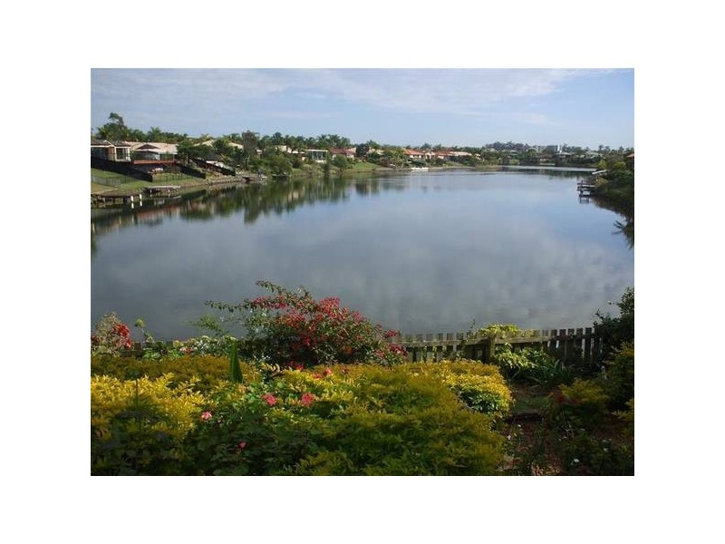 39 Silvabank Drive, Varsity Lakes QLD 4227