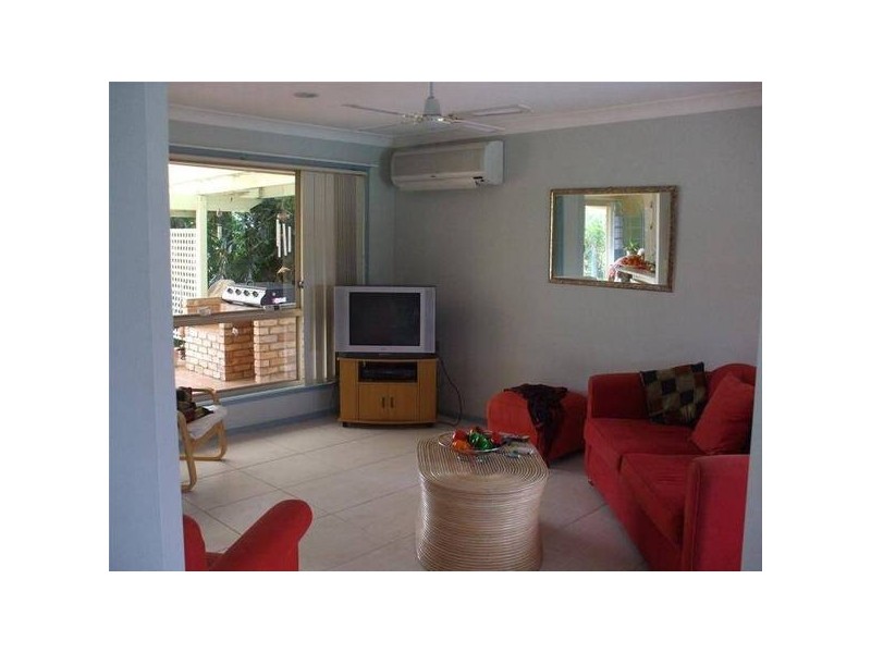 39 Silvabank Drive, Varsity Lakes QLD 4227