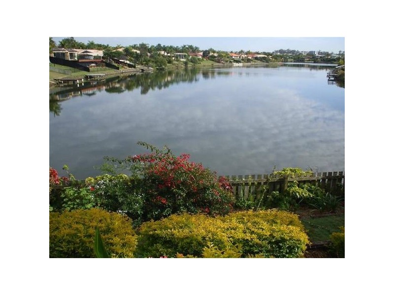 39 Silvabank Drive, Varsity Lakes QLD 4227
