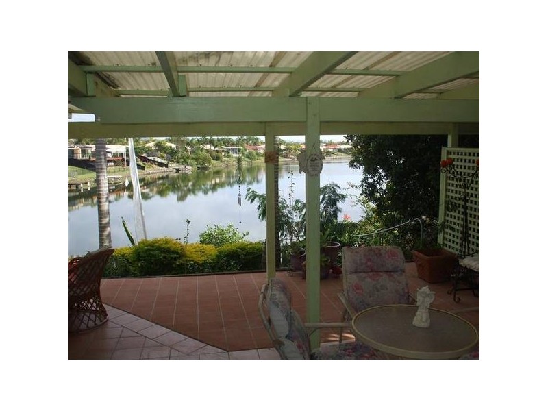 39 Silvabank Drive, Varsity Lakes QLD 4227