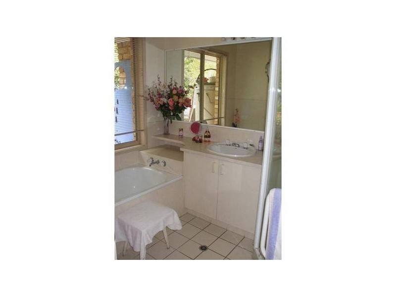 39 Silvabank Drive, Varsity Lakes QLD 4227