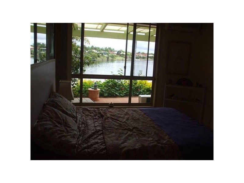 39 Silvabank Drive, Varsity Lakes QLD 4227