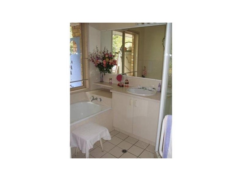39 Silvabank Drive, Varsity Lakes QLD 4227