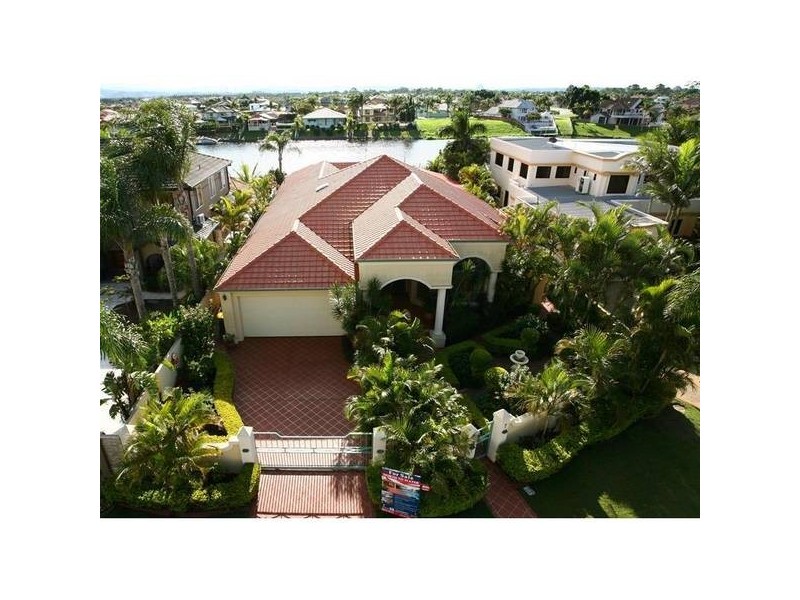 Clear Island Waters QLD 4226