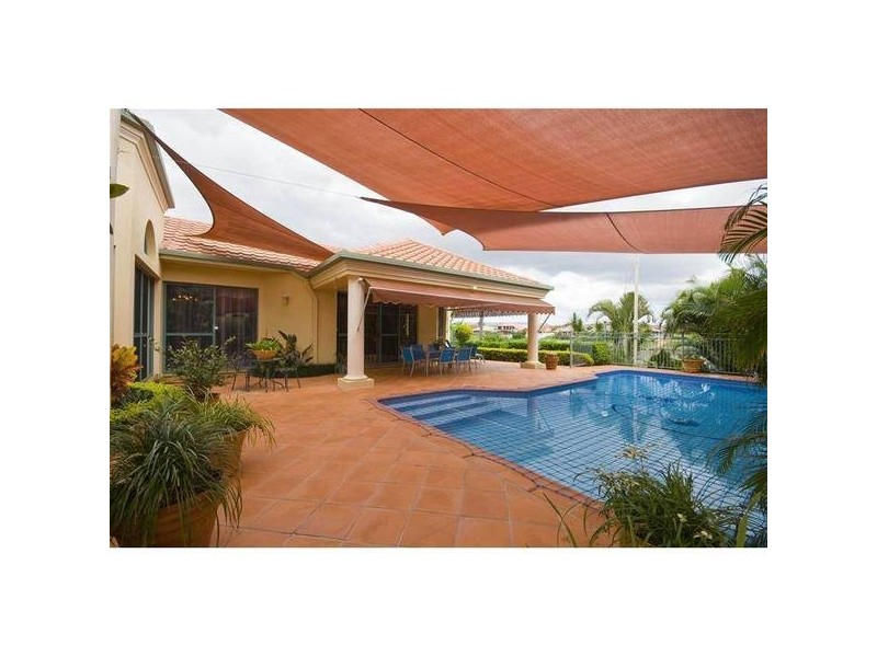 Clear Island Waters QLD 4226