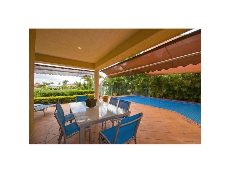 Clear Island Waters QLD 4226