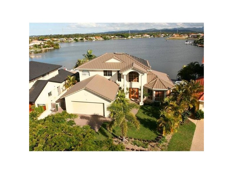 122 Port Jackson Boulevard, Clear Island Waters QLD 4226