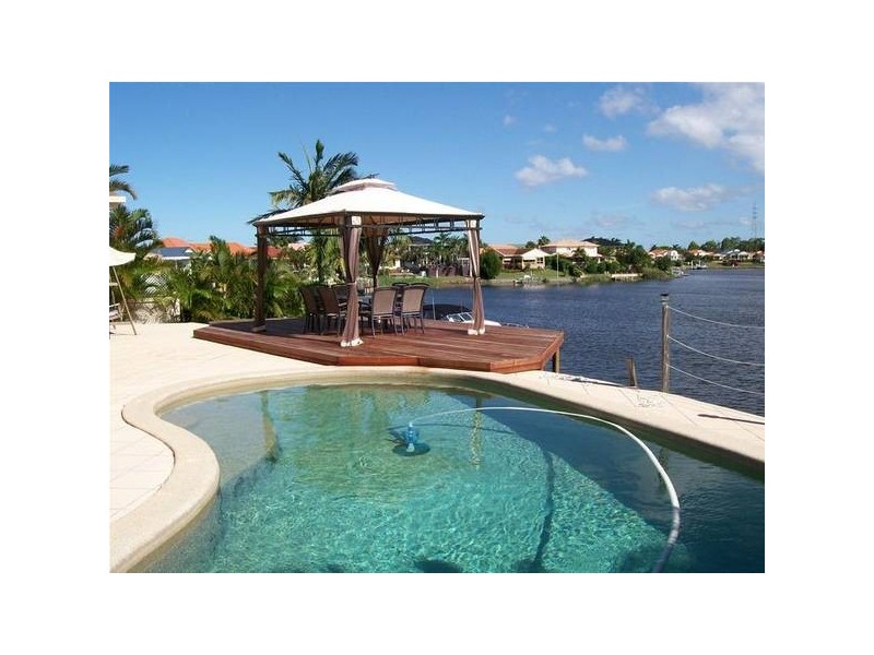 122 Port Jackson Boulevard, Clear Island Waters QLD 4226