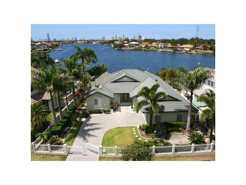 Clear Island Waters QLD 4226