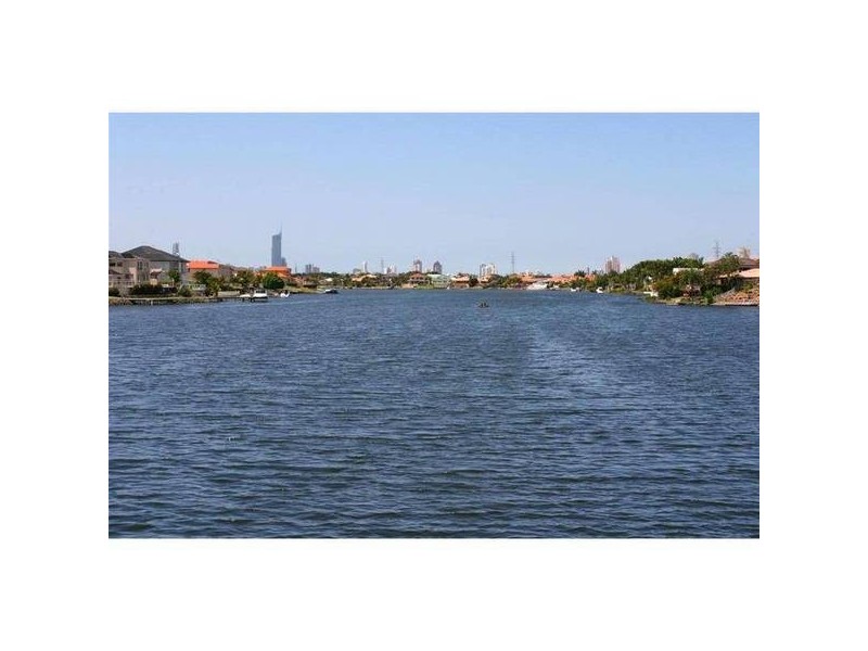 Clear Island Waters QLD 4226