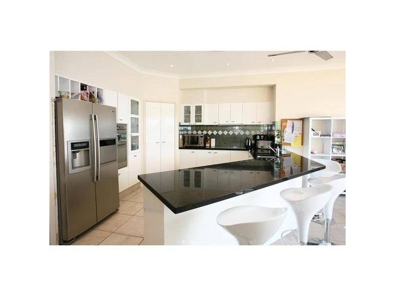 Clear Island Waters QLD 4226