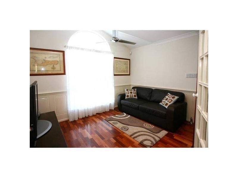 Clear Island Waters QLD 4226