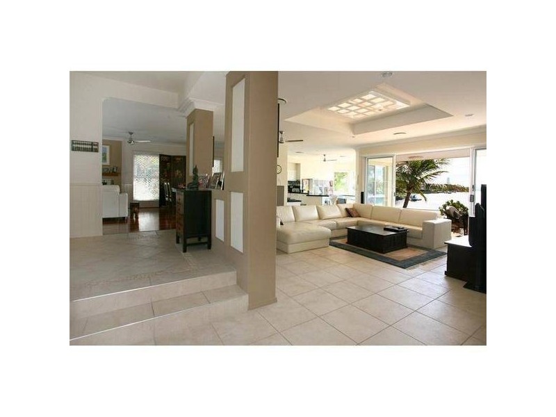 Clear Island Waters QLD 4226