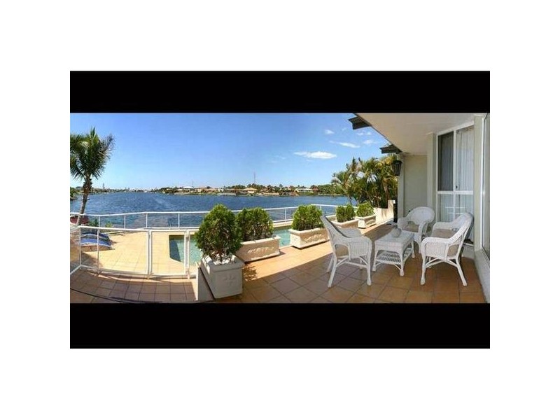 Clear Island Waters QLD 4226