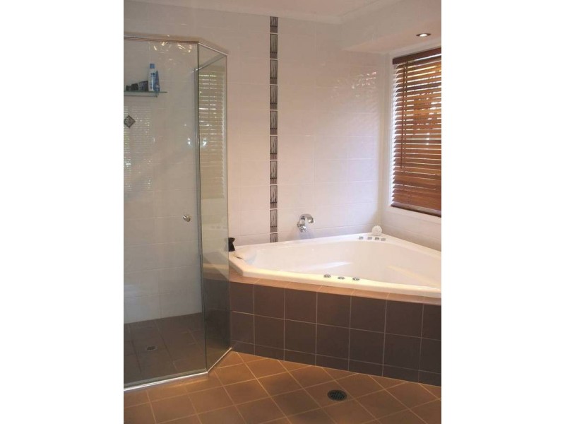 3 Pinnacle Court, Robina QLD 4226