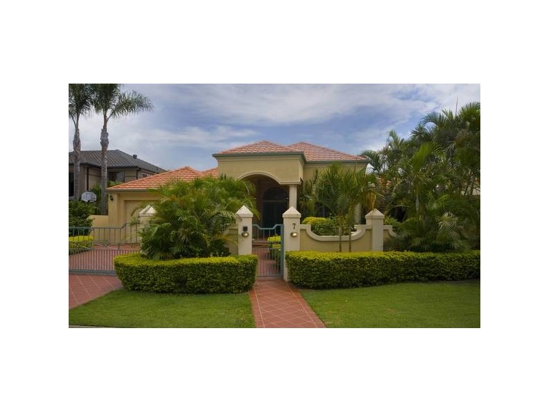 7 Montevideo Drive, Clear Island Waters QLD 4226