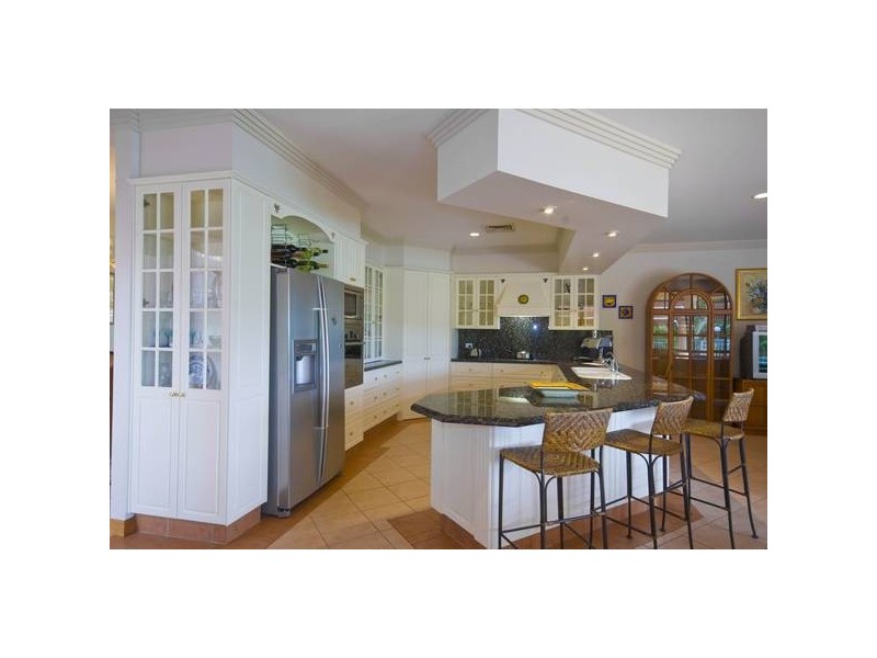 7 Montevideo Drive, Clear Island Waters QLD 4226
