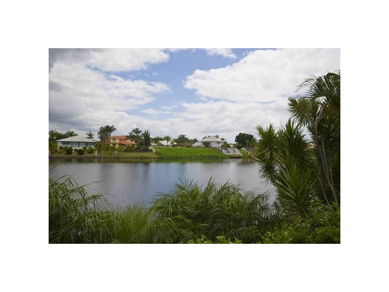 7 Montevideo Drive, Clear Island Waters QLD 4226