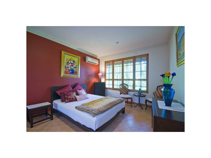 7 Montevideo Drive, Clear Island Waters QLD 4226