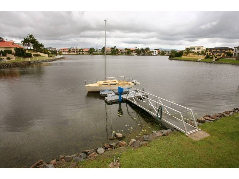 70 SANTA CRUZ BOULEVARD, Clear Island Waters QLD 4226