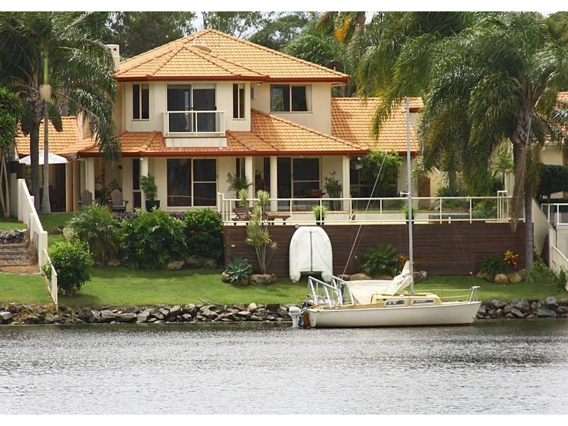 70 SANTA CRUZ BOULEVARD, Clear Island Waters QLD 4226