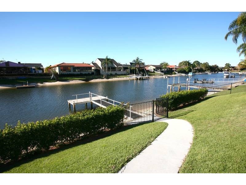 25 Goolagong Court, Broadbeach Waters QLD 4218