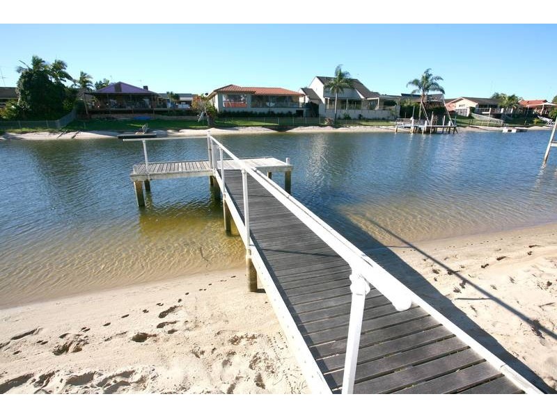 25 Goolagong Court, Broadbeach Waters QLD 4218