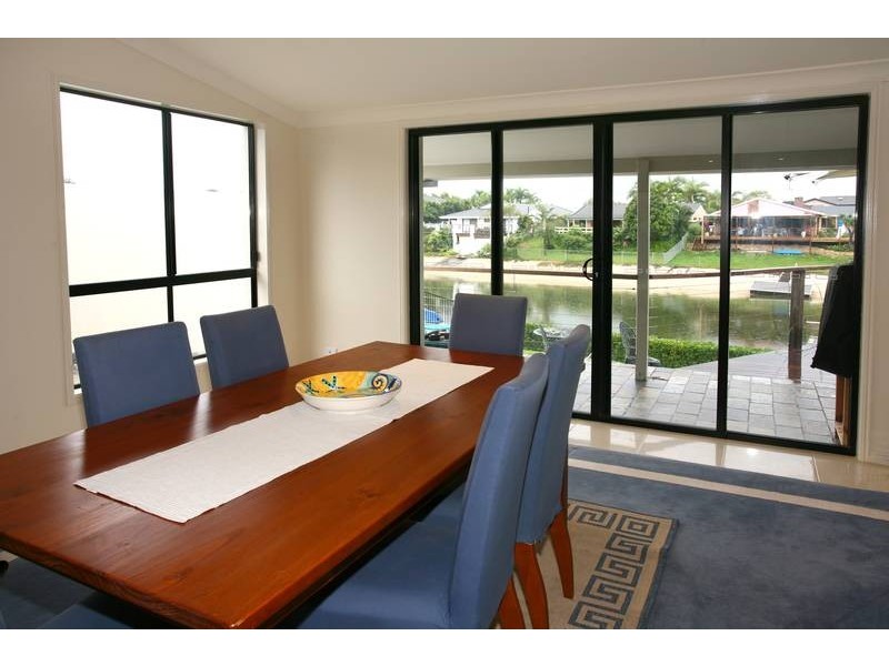 25 Goolagong Court, Broadbeach Waters QLD 4218