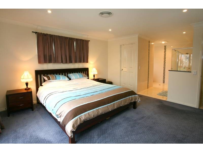 25 Goolagong Court, Broadbeach Waters QLD 4218