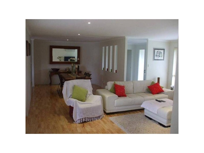 22 Saxonvale Terrace, Mermaid Waters QLD 4218