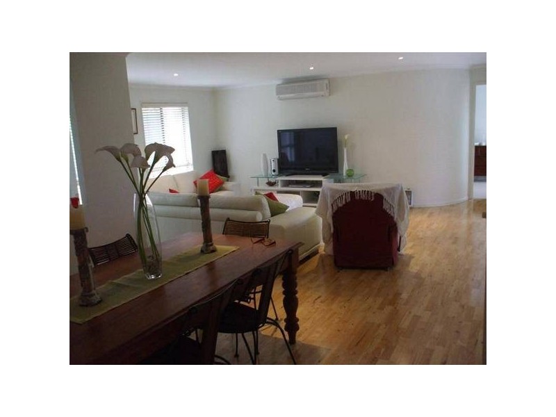 22 Saxonvale Terrace, Mermaid Waters QLD 4218