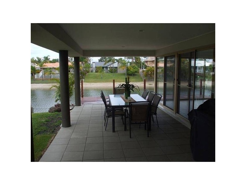 22 Saxonvale Terrace, Mermaid Waters QLD 4218