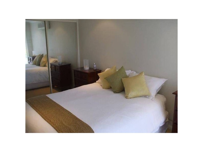 22 Saxonvale Terrace, Mermaid Waters QLD 4218