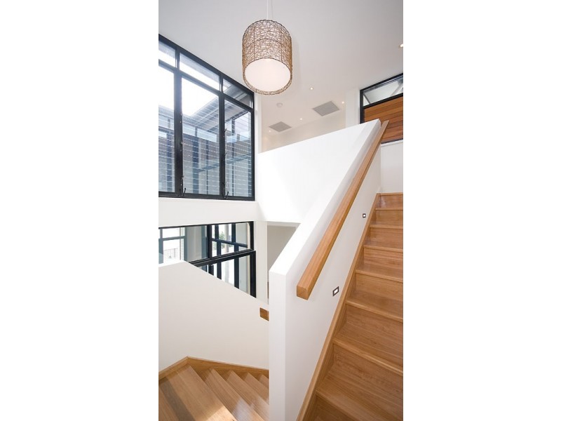 5061 Emerald Island Drive, Broadbeach Waters QLD 4218