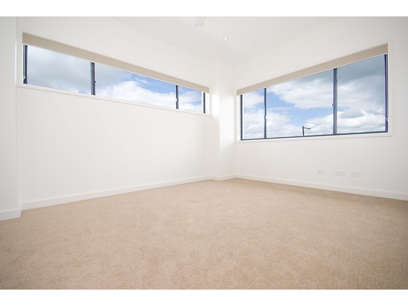 5061 Emerald Island Drive, Broadbeach Waters QLD 4218