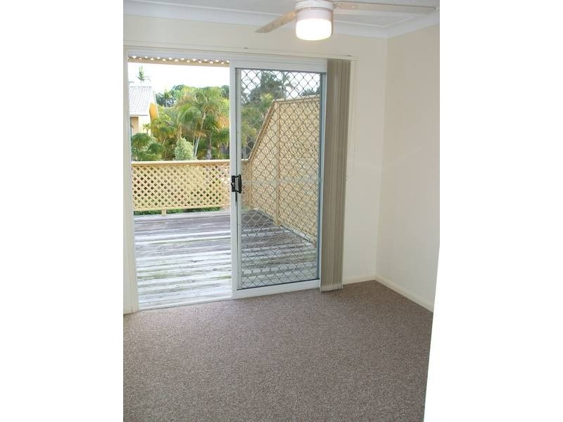 13a/215 Cottesloe Drive, Mermaid Waters QLD 4218
