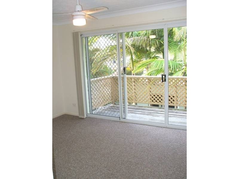 13a/215 Cottesloe Drive, Mermaid Waters QLD 4218
